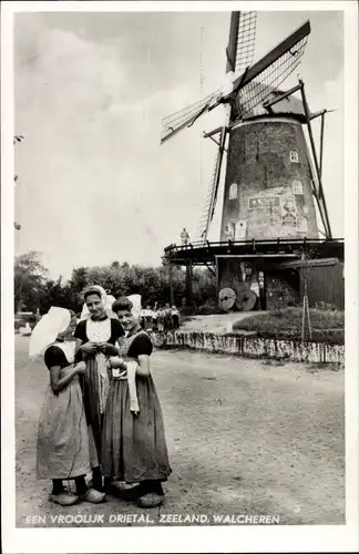 Ak Walcheren Zeeland, Molen, Frauen in Tracht