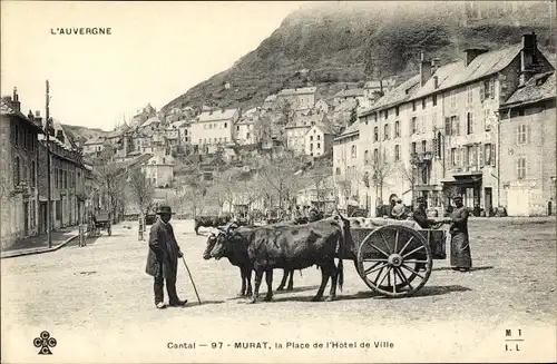 Ak Murat Cantal, Rathausplatz