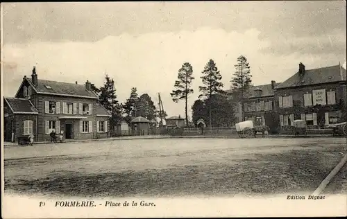 Ak Formerie Oise, Place de la Gare