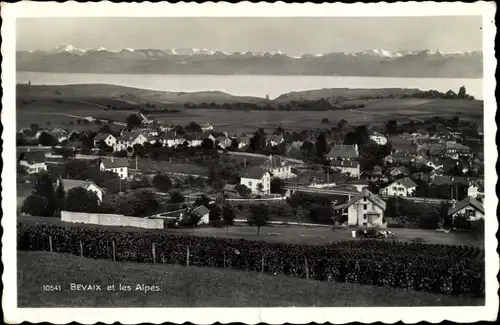 Ak Bevaix Kanton Neuenburg, Gesamtansicht, Alpen