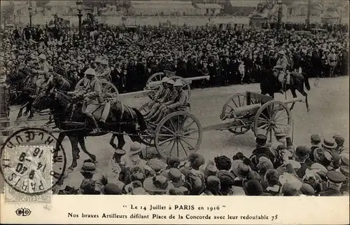 Ak Paris VIII, 14. Juli 1916, Unsere tapferen Artilleristen paradieren den Place de la Concorde