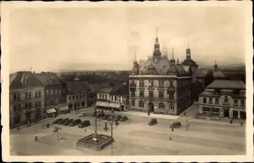 Ak Turnov Turnau Reg. Reichenberg, Marktplatz, Rathaus, Restaurant u Koruny, Denkmal