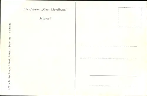 Künstler Ak Cramer, Rie, Blondes Kind mit Blumen