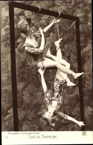 Ak Poupees Consuelo Fould, Sur le Trapeze, Puppen, Hochseilartisten