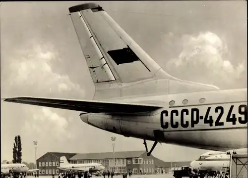 Ak Zentralflughafen Berlin Schönefeld, sowjetisches Passagierflugzeug, CCCP-4249