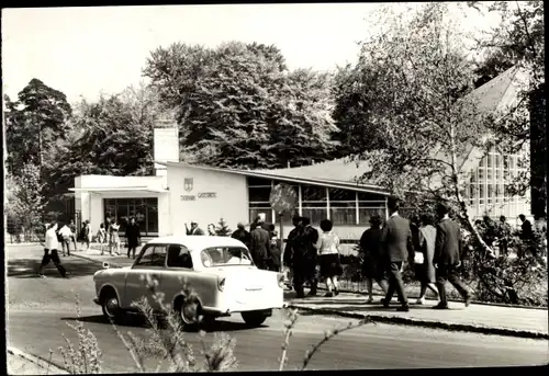 Ak Finow Eberswalde im Kreis Barnim, Tierpark Gaststätte, Trabant