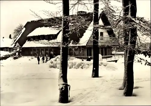 Ak Friedrichroda im Thüringer Wald, Heuberghaus, HO-Gaststätte, Winteransicht