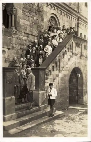 Foto Ak Lutherstadt Eisenach in Thüringen, Wartburg, Besucher, Treppe