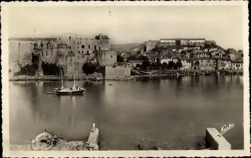 Ak Collioure Pyrénées-Orientales, La Citadelle, Les Casernes, La baie