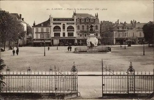 Ak Tarbes Hautes Pyrénées, Place de la Republique