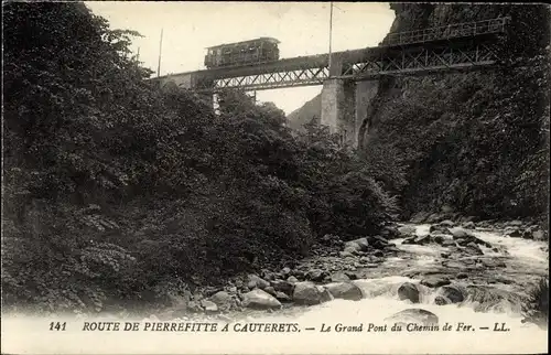 Ak Cauterets Hautes Pyrénées, Route de Pierrefitte, Le Grand Pont du Chemin de Fer