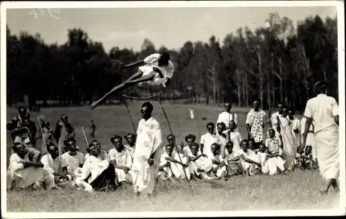 Foto Ak Afrikaner, Hochsprung, Fotograf Casimir Ostoja Zagourski