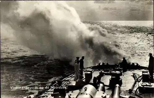 Ak Niederländisches Kriegsschiff, Flottenmanöver