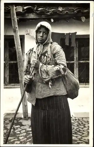 Foto Ak Portrait einer jungen Frau, Osteuropa
