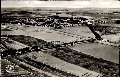 Ak Friedrichstadt an der Eider Nordfriesland, Luftbild, Brücke