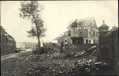 Ak Belgien, Ortsansicht, zerstörtes Gebäude