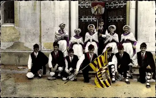 Ak Amelie les Bains Pyrénées Orientales, En Roussillon, Catalans et Catalanes, Wappen, Flagge