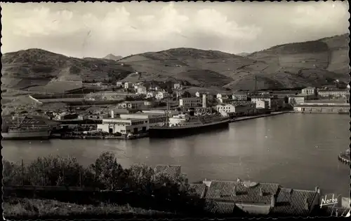 Ak Port Vendres Pyrénées Orientales, le Bassin, la Gare Maritime, Le Courrier d'Algerie