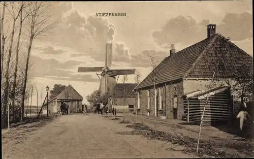 Ak Vriezenveen Overijssel Niederlande, Straßenpartie, Windmühlen