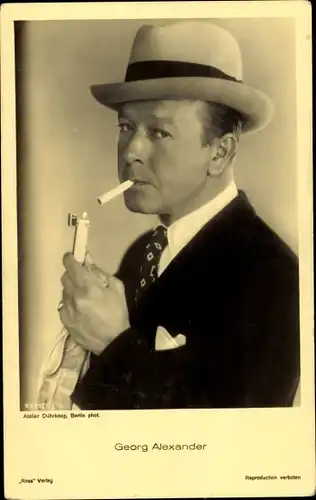 Ak Schauspieler Georg Alexander, Portrait mit Zigarette und Hut, Ross Verlag Nr. 9539/1