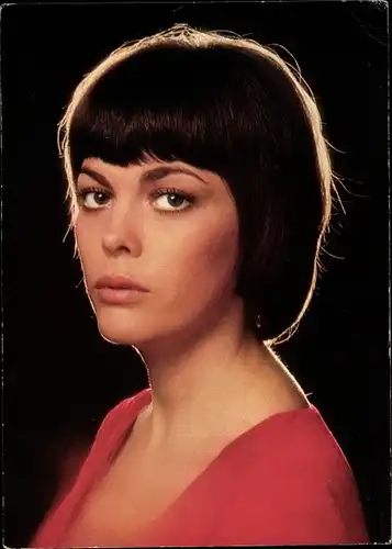 Ak Sängerin Mireille Mathieu, Portrait