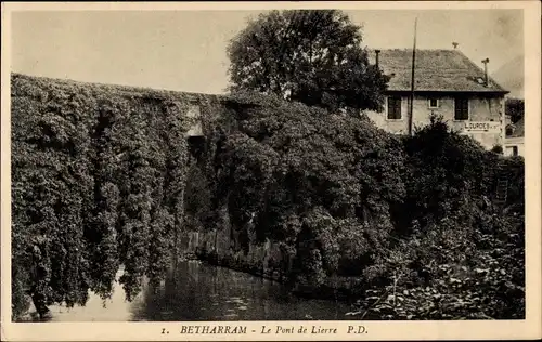 Ak Betharram Hautes-Pyrénées, Brücke mit Efeu