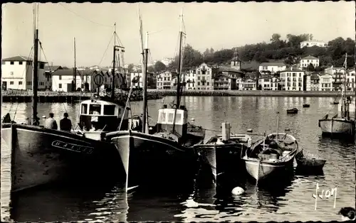 Ak Saint Jean de Luz Pyrénées Atlantiques, Quai de Ciboure