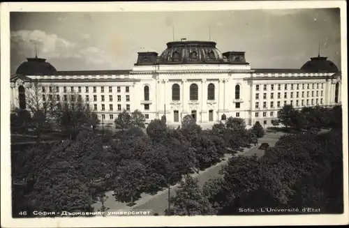 Ak Sofia Bulgarien, Hauptgebäude der Universität, Straßenansicht