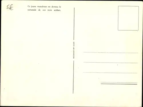 Ak Ce jeune musulman est devenu le camarade de ces trois soldats