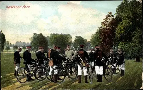 Ak Jägerbataillon Radfahrerkompanie, Deutsche Soldaten in Uniformen, Kasernenleben