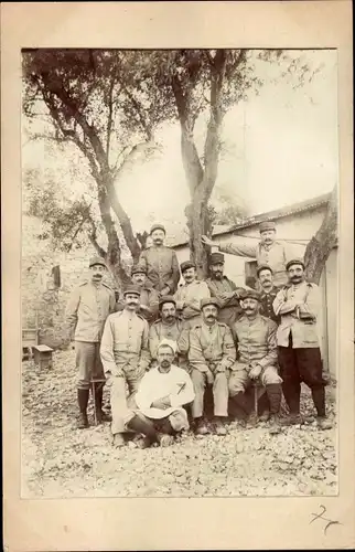 Foto Ak Französische Soldaten in Uniformen, Servian Herault, Association Mutuelle de Vignerons