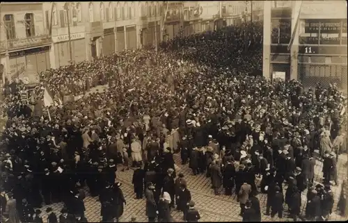 Ak Praha Prag, Unabhängigkeitsfeier, Arbeitergruppen, Wenzelsplatz, 1918