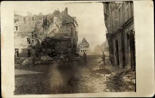 Ak Belgien, zerstörtes Gebäude