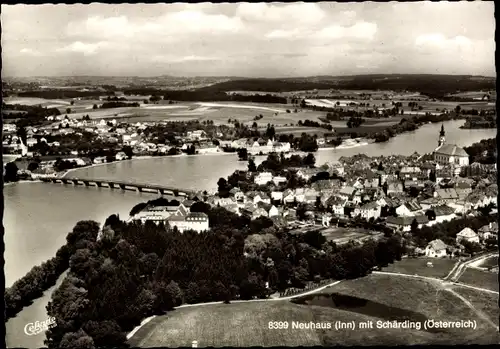 Ak Neuhaus am Inn in Niederbayern, Fliegeraufnahme, Blick auf Schärding (Österreich)