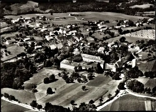 Ak Wessobrunn in Oberbayern, Luftbild, Koster und Pfarrkirche, Römerturm