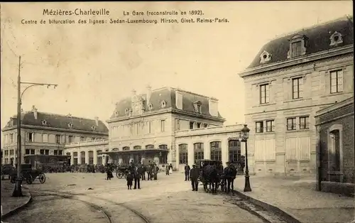 Ak Mézières Charleville Ardennes, La Gare, Straßenseite