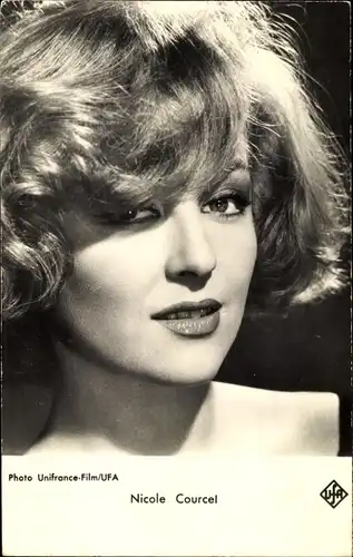 Ak Schauspielerin Nicole Courcel, Portrait, UFA