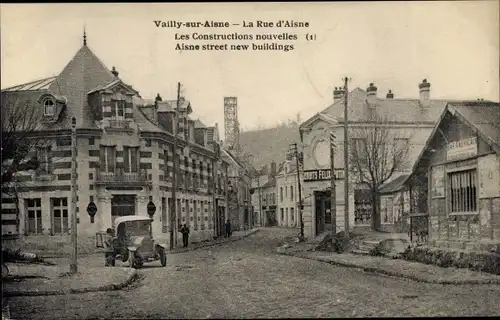 Ak Vailly sur Aisne, La Rue d'Aisne, les constructions nouvelles, Auto