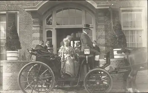 Foto Ak Amsterdam Nordholland Niederlande, Emma zu Waldeck und Pyrmont, Kutsche