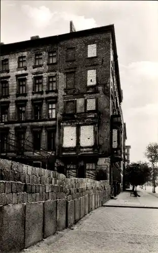 Ak Berlin Mitte, Die Mauer in der Bernauer Straße