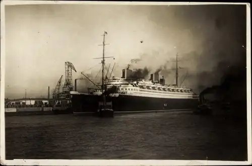 Foto Ak Dampfer Bremen, 1. Ausreise, Kampf um das blaue Band des Ozeans, Norddeutscher Lloyd