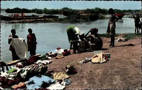 Ak Afrika, Wäscherei am Ufer