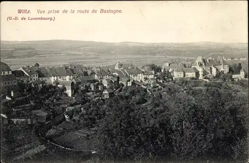 Ak Wiltz Luxemburg, Blick von der Straße nach Bastogne