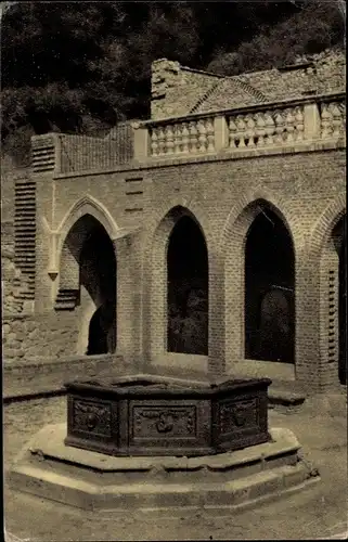 Ak Visegrad Plintenburg Ungarn, Brunnen, Ruine