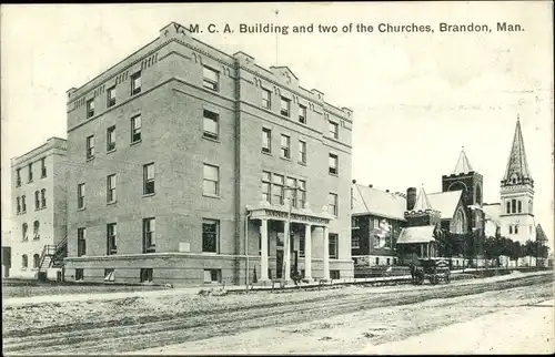 Ak Brandon Manitoba Kanada, YMCA-Gebäude und zwei der Kirchen