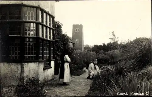 Foto Ak Großbritannien ?, Garten, Kloster