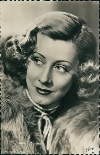 Ak Schauspielerin Irene Dunne, Portrait