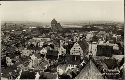 Ak Greifswald in Mecklenburg Vorpommern, Gesamtansicht, Nikolaiturm