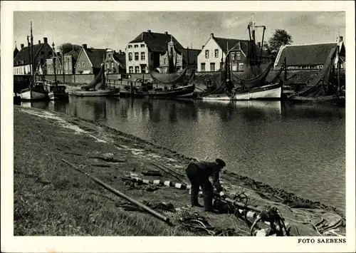 Ak Greetsiel Krummhörn in Ostfriesland, Hafen, Fischerboote