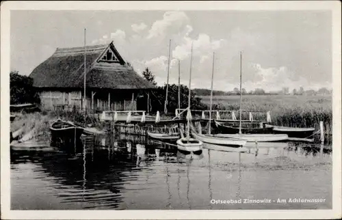 Ak Ostseebad Zinnowitz auf Usedom, Am Achterwasser, Steg, Boote